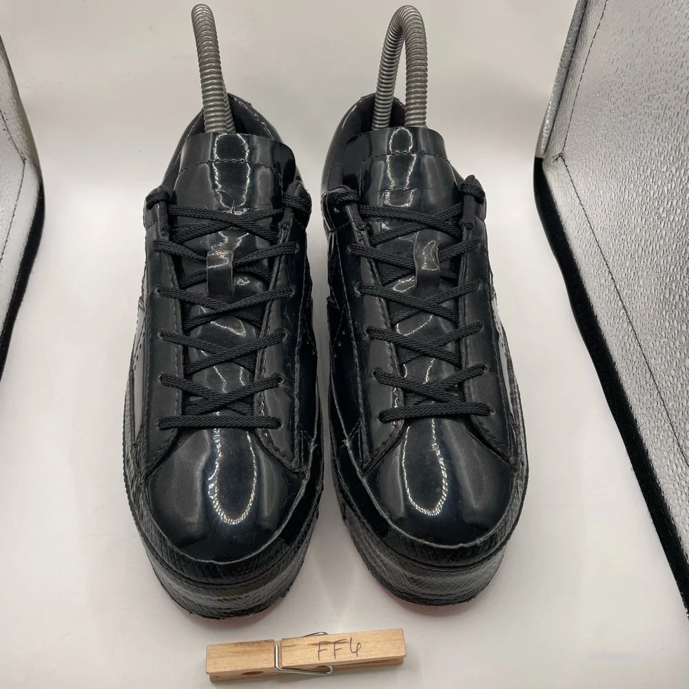 Converse gently used